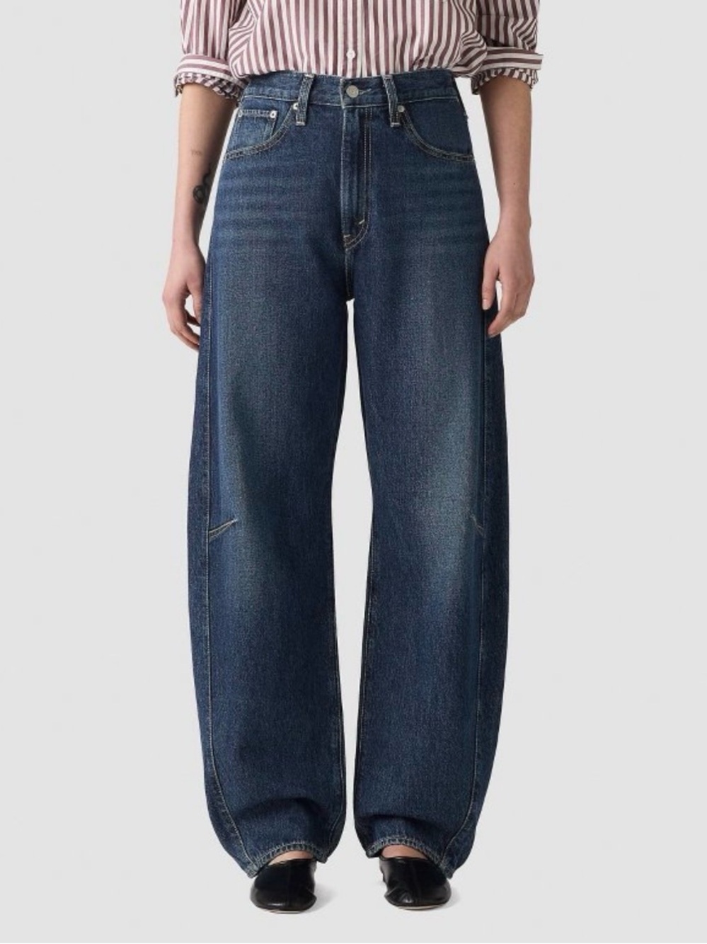 NWT✨ Levi’s Women’s Cinch Barrel Jeans size 29